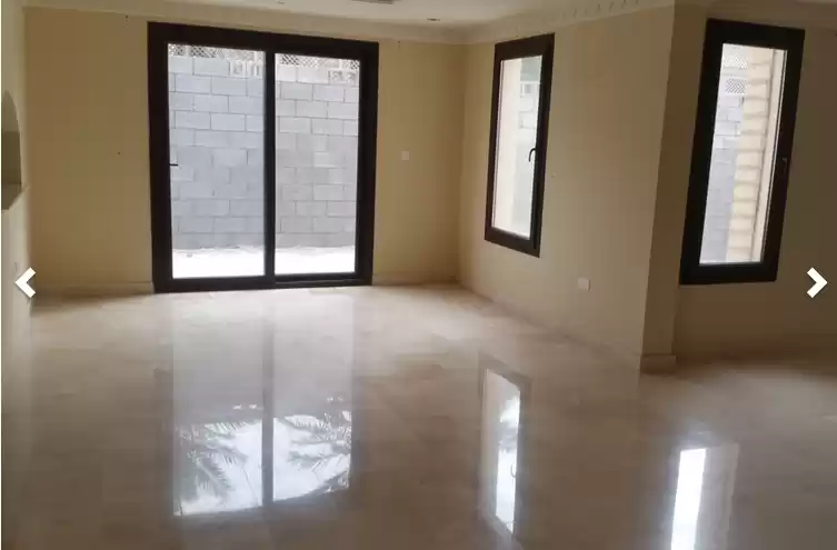 Residential Ready Property 7+ Bedrooms U/F Standalone Villa  for sale in Doha #7865 - 1  image 
